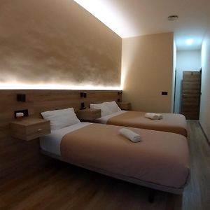 Habitación con 2 Camas Individuales